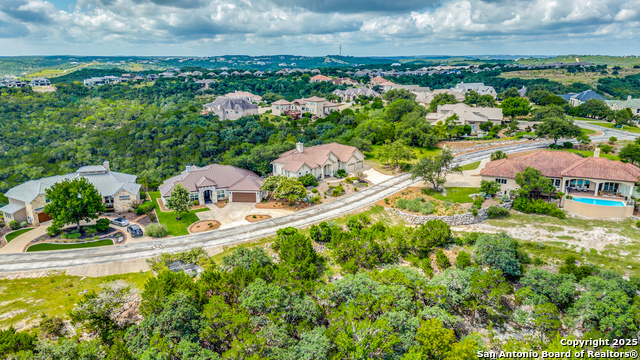 Listing photo id 36 for 109 Towne View Circle