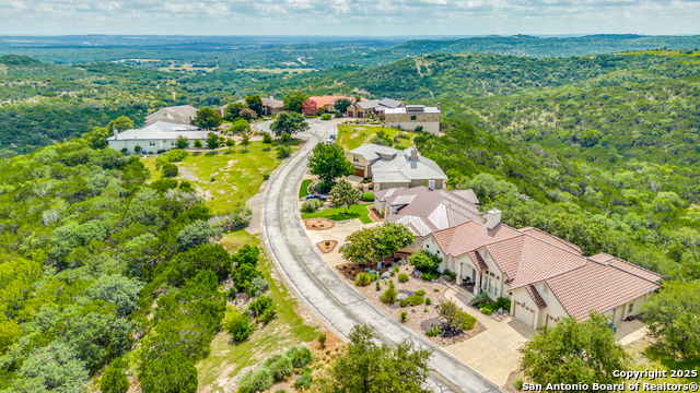 Listing photo id 37 for 109 Towne View Circle