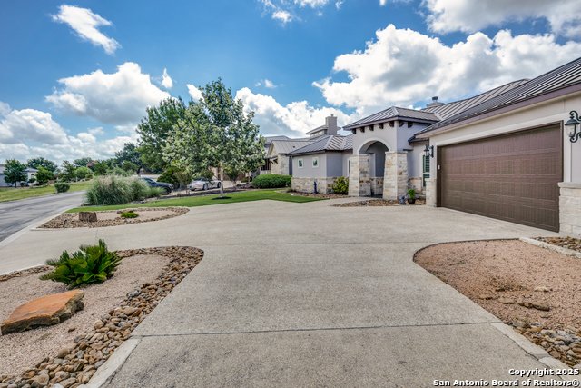 Listing photo id 2 for 109 Towne View Circle