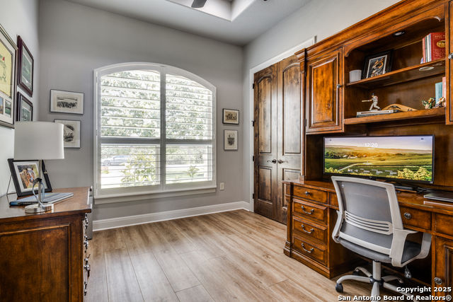 Listing photo id 5 for 109 Towne View Circle