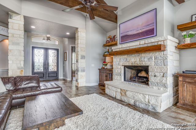 Listing photo id 7 for 109 Towne View Circle