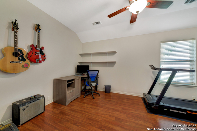 Listing photo id 18 for 10502 Black Horse