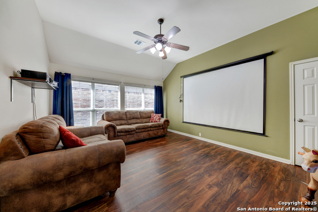 Listing photo id 19 for 10502 Black Horse