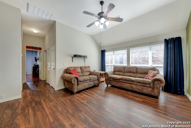 Listing photo id 20 for 10502 Black Horse