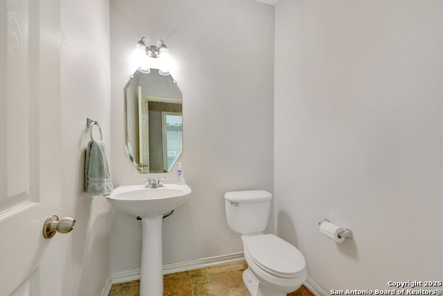 Listing photo id 26 for 10502 Black Horse