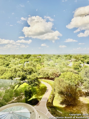 Listing photo id 20 for 1 Towers Park Ln 702