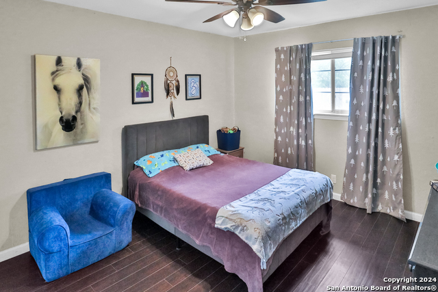 Image 15 of 26 For 5702 Woodgreen