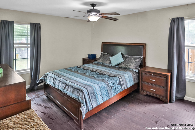 Image 17 of 26 For 5702 Woodgreen