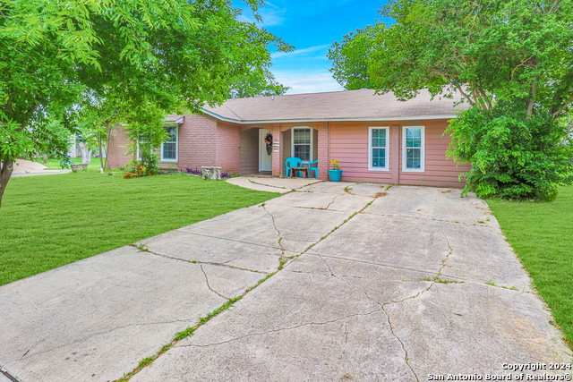 Image 3 of 26 For 5702 Woodgreen