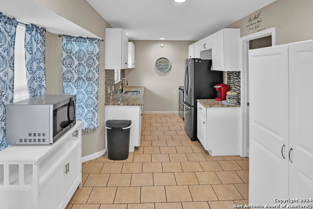 Image 8 of 26 For 5702 Woodgreen