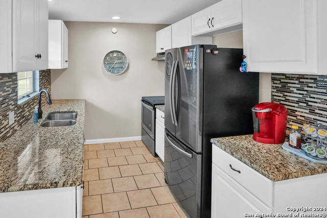 Image 9 of 26 For 5702 Woodgreen