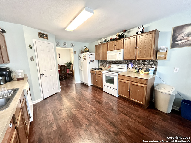 Image 7 of 27 For 10006 Bradley Oak