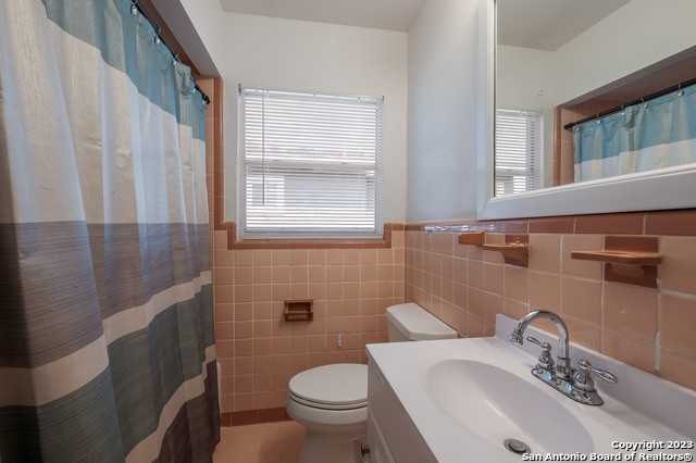 Listing photo id 11 for 1503 Donaldson Ave