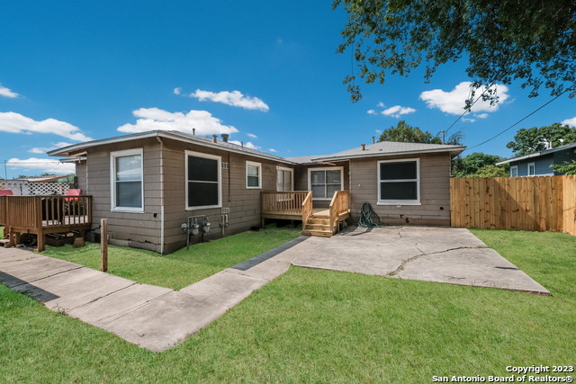 Listing photo id 13 for 1503 Donaldson Ave
