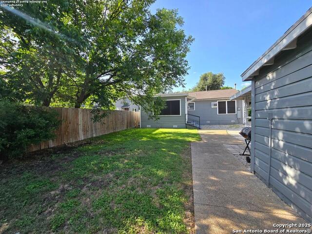 Image 11 of 27 For 1614 Hollywood W