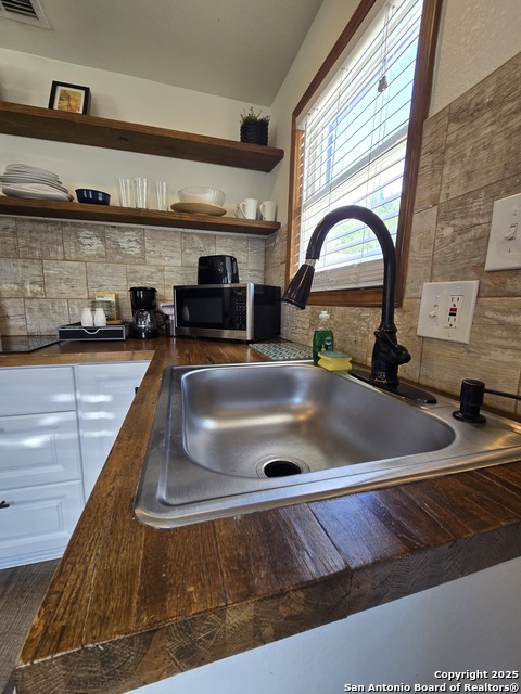 Image 2 of 19 For 1106 Mission Rd  Unit