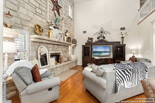 Image 17 of 46 For 218 Deerwood