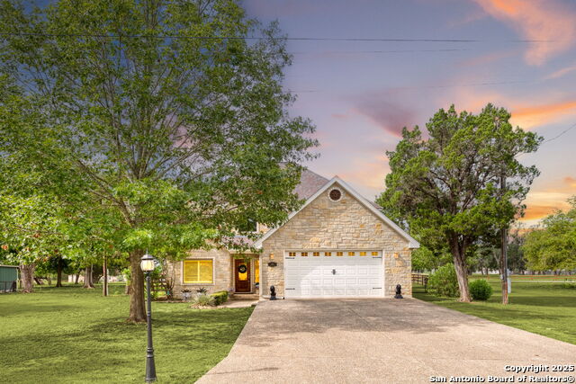 Image 2 of 46 For 218 Deerwood