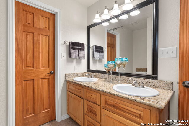 Image 36 of 46 For 218 Deerwood