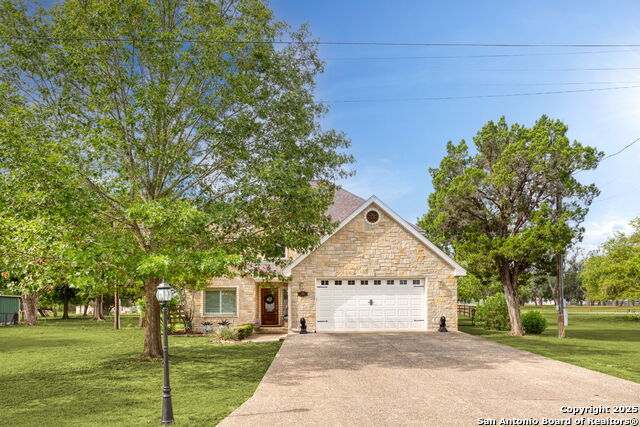 Image 4 of 46 For 218 Deerwood