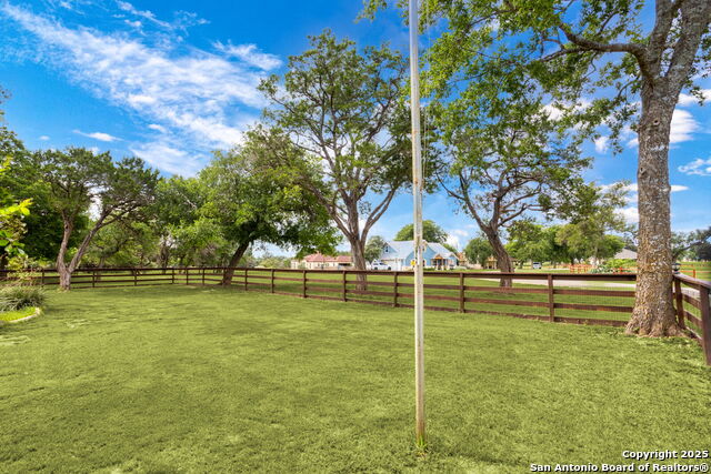 Image 43 of 46 For 218 Deerwood