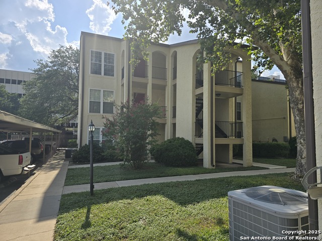 Image 19 of 24 For 8702 Village Dr  143