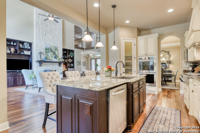 Listing photo id 9 for 2727 Wonderview