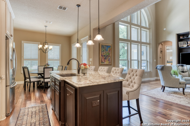 Listing photo id 10 for 2727 Wonderview