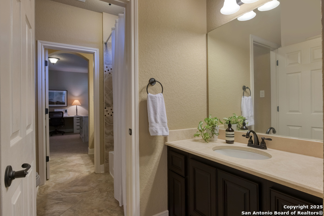 Listing photo id 30 for 2727 Wonderview