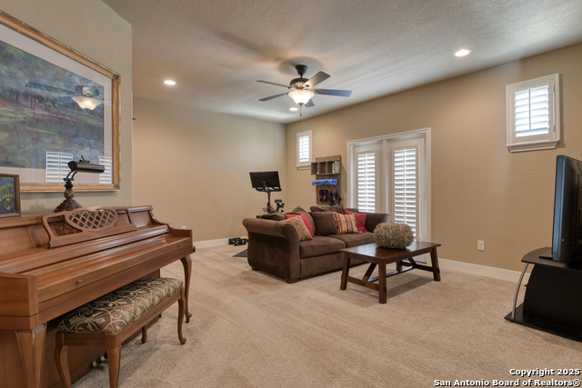Listing photo id 33 for 2727 Wonderview