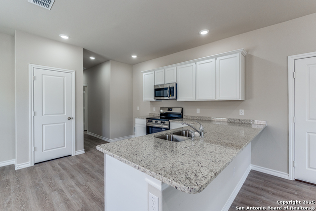 Image 11 of 27 For 228 Martindale St W