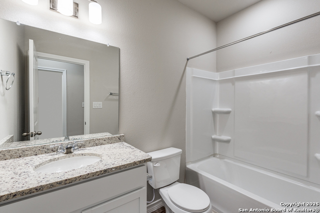 Image 22 of 27 For 228 Martindale St W