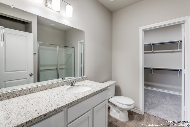 Image 23 of 27 For 228 Martindale St W