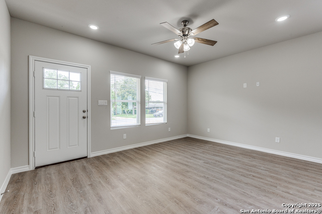 Image 4 of 27 For 228 Martindale St W