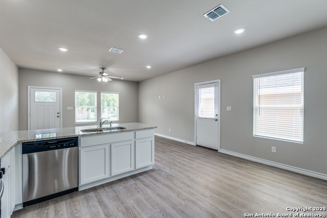 Image 7 of 27 For 228 Martindale St W