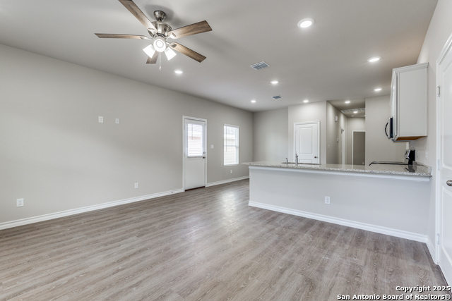 Image 8 of 27 For 228 Martindale St W