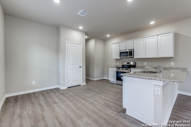 Image 9 of 27 For 228 Martindale St W