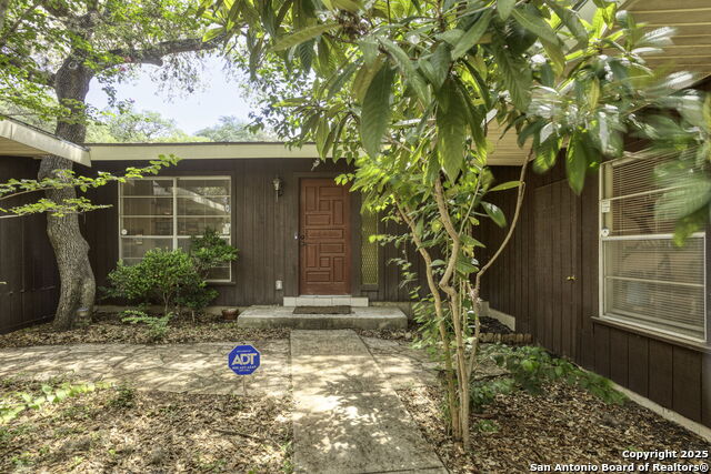 Listing photo id 1 for 9614 Tioga  