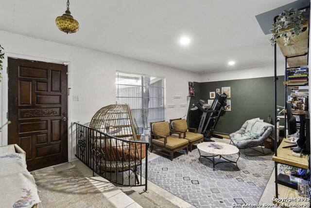 Listing photo id 2 for 9614 Tioga  