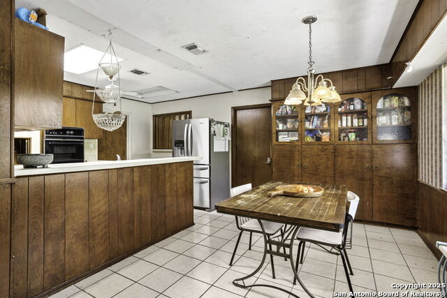 Listing photo id 4 for 9614 Tioga  