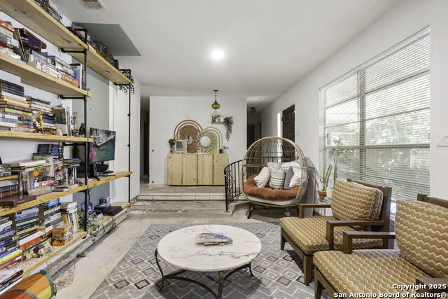 Listing photo id 7 for 9614 Tioga  