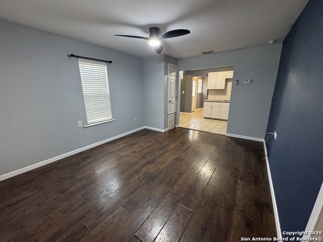 Image 4 of 25 For 272 Weatherby Dr
