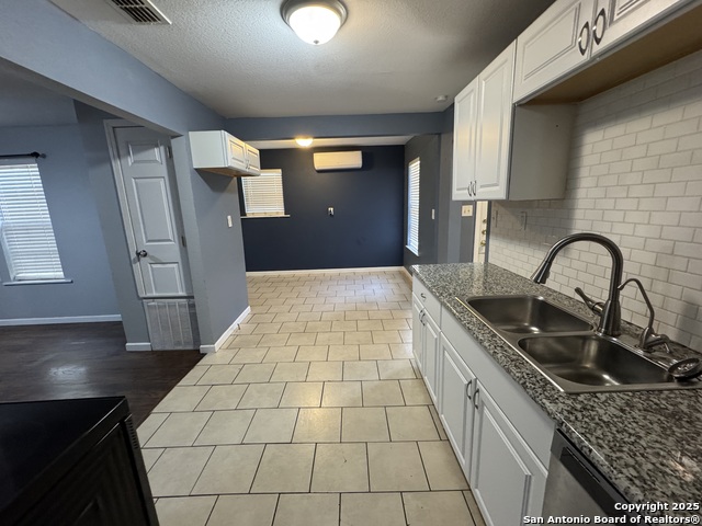 Image 7 of 25 For 272 Weatherby Dr