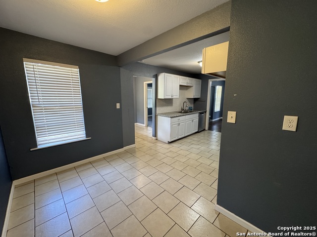 Image 9 of 25 For 272 Weatherby Dr
