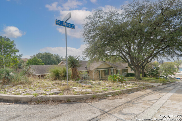Image 33 of 47 For 6600 & 6602 Southpoint St.