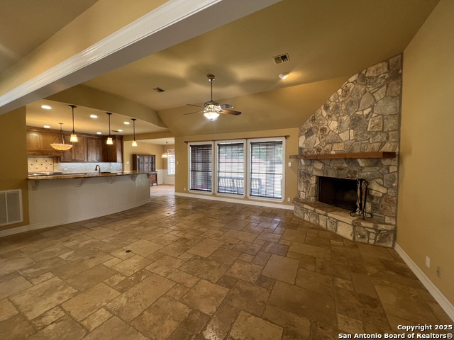 Image 3 of 28 For 1622 Continental Dr