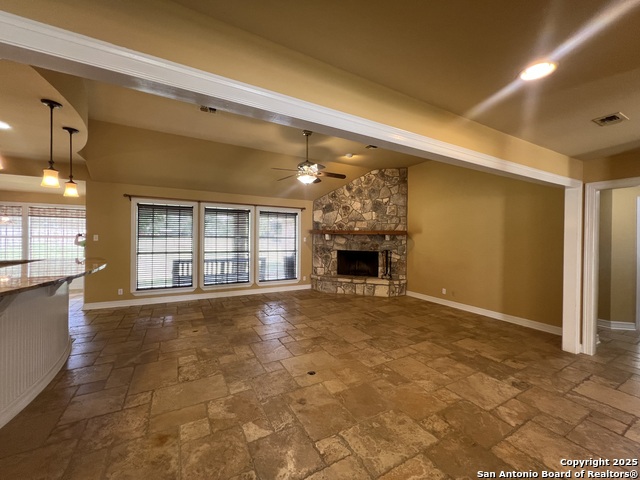 Image 4 of 28 For 1622 Continental Dr