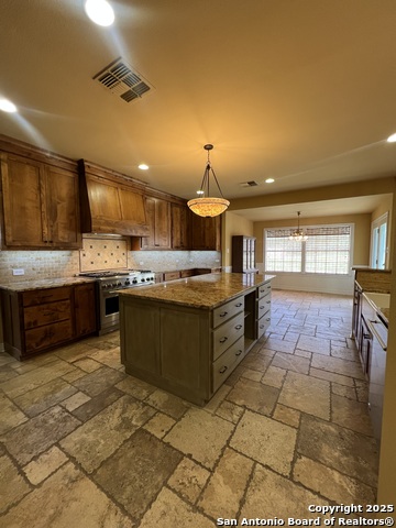 Image 6 of 28 For 1622 Continental Dr