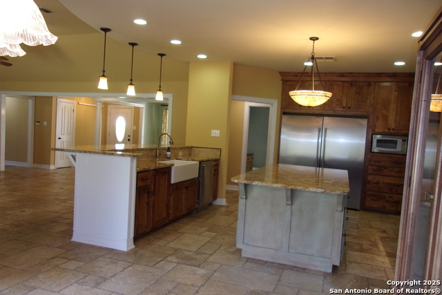 Image 9 of 28 For 1622 Continental Dr