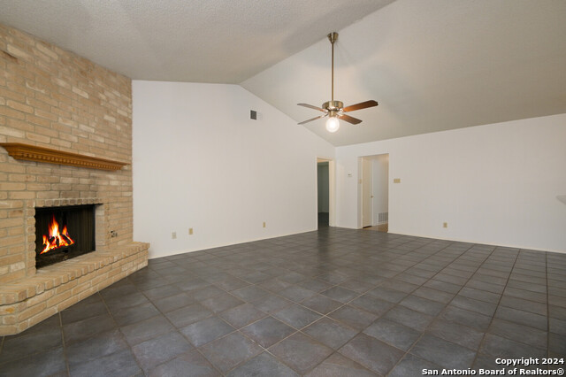 Image 3 of 20 For 6619 Honey Hill